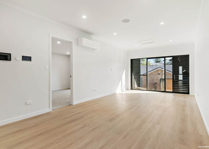  at 69D Chivalry Road, Glenfield, North Shore City, Auckland