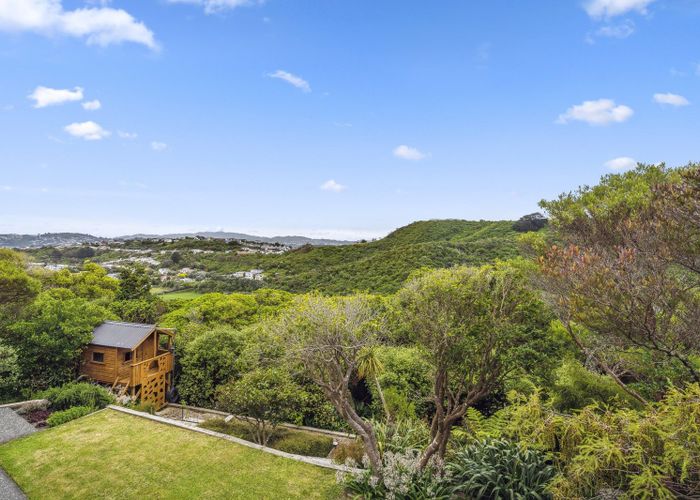  at 151 Nevay Road, Karaka Bays, Wellington