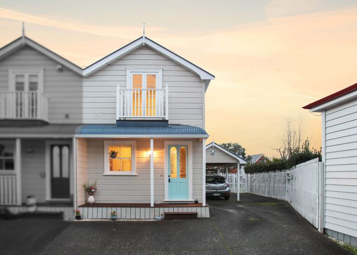  at 26 Beach Road, Northcote Point, North Shore City, Auckland