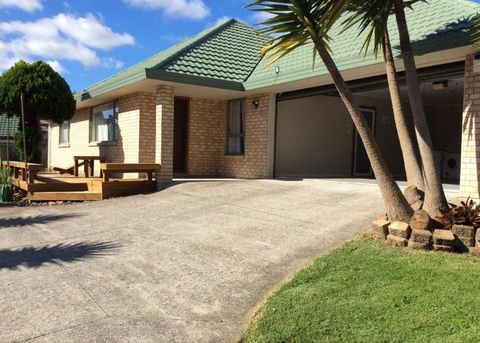  at 2 Baltic Place, Goodwood Heights, Manukau City, Auckland