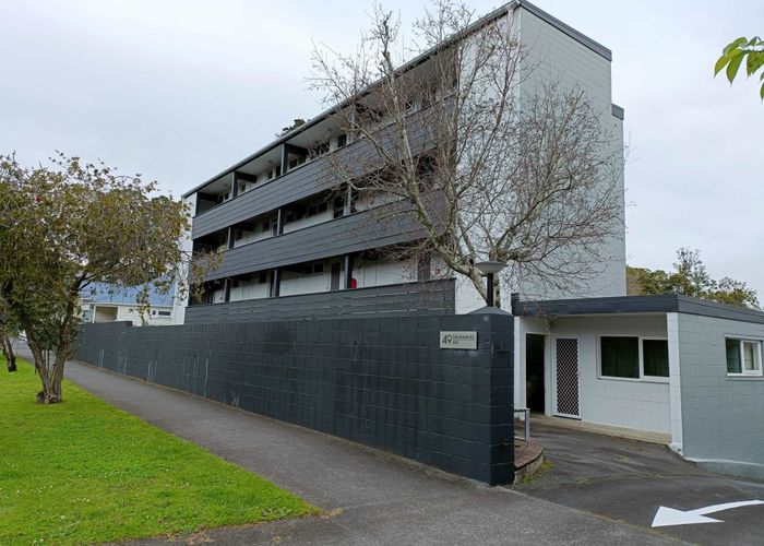  at 15/49 Esplanade Road, Mount Eden, Auckland City, Auckland