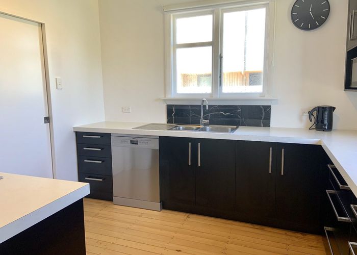  at 154 Marine Parade, New Brighton, Christchurch City, Canterbury