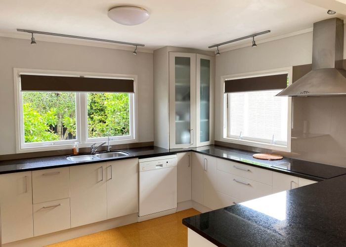  at 6 Malloy Place, Eastern Beach, Manukau City, Auckland