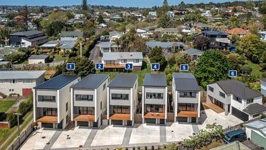  at 2/36 Tomo Street, New Lynn, Auckland