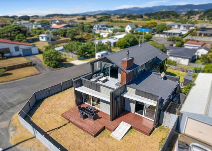  at 2 Kowhai Street, Otaki Beach, Kapiti Coast, Wellington