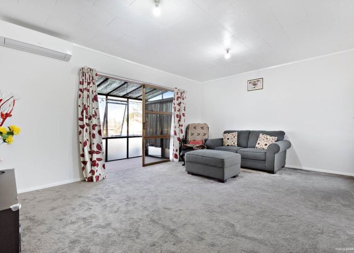  at 4/3204 Great North Road, New Lynn, Waitakere City, Auckland