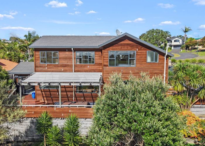  at 5 Azure Grove, Unsworth Heights, North Shore City, Auckland