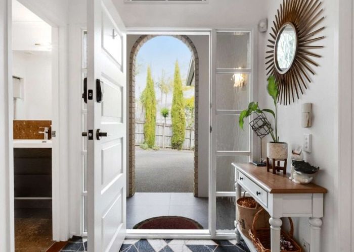  at 1/14 Casabella Court, Northpark, Auckland