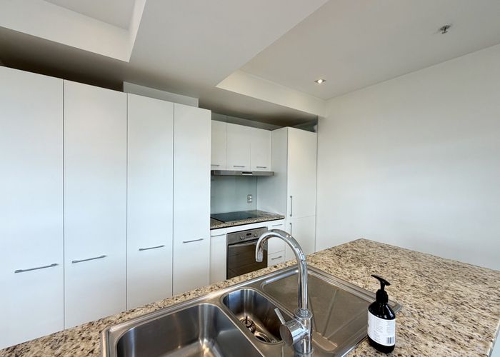  at 302/16 Huron Street, Takapuna, North Shore City, Auckland