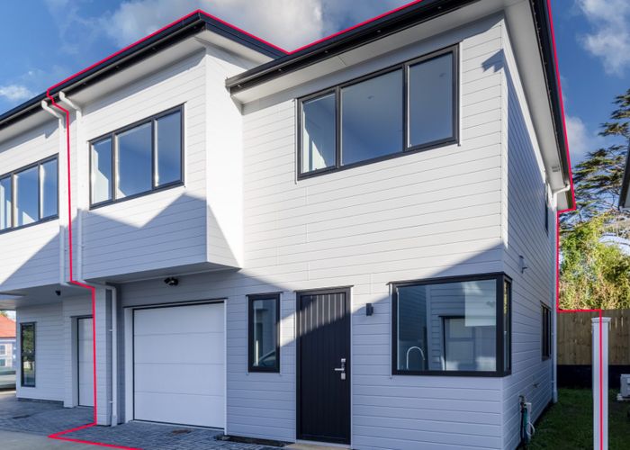  at 11/25 Swanson Road, Henderson, Auckland