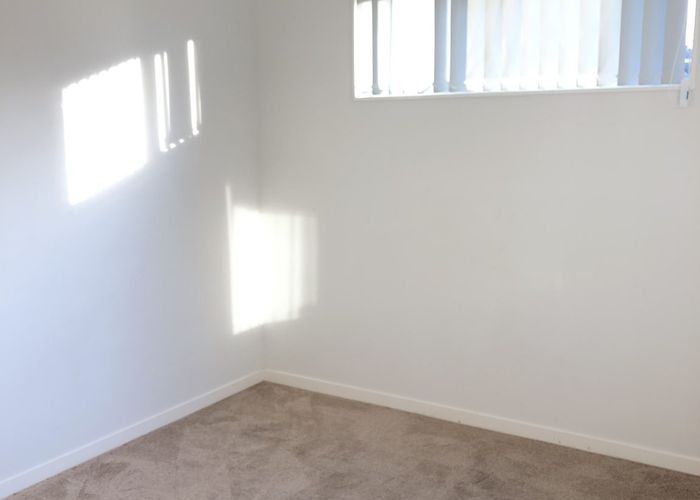  at 4 Carrickdawson Drive, Flat Bush, Manukau City, Auckland