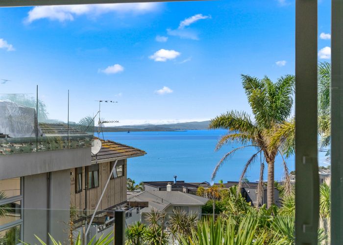  at 1/64 Seaview Road, Castor Bay, Auckland