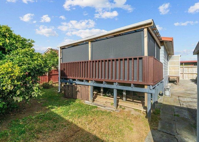  at 2/24 Norrie Smith Avenue, Flat Bush, Auckland