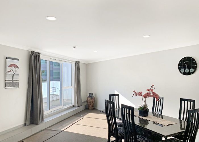  at 1/391 Victoria Street *Carpark Included* , Hamilton City Central, Hamilton, Waikato