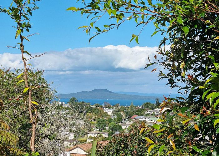  at 4 Morice Place, Torbay, North Shore City, Auckland