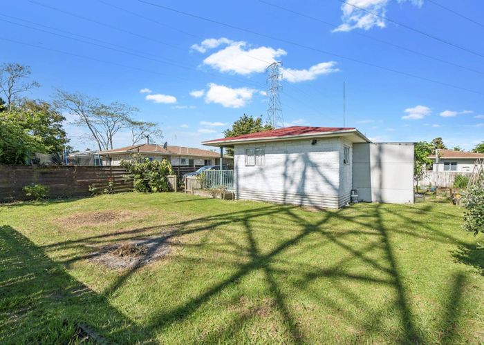  at 2/32 Latham Avenue, Pakuranga, Manukau City, Auckland