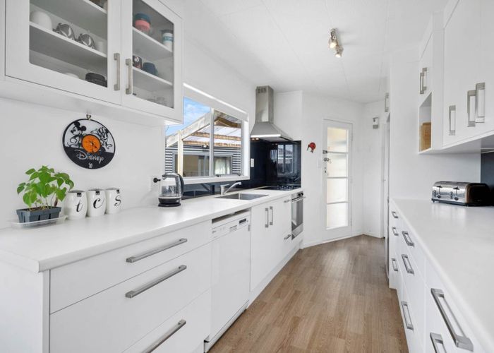  at 16 Tamworth Close, Manurewa, Auckland