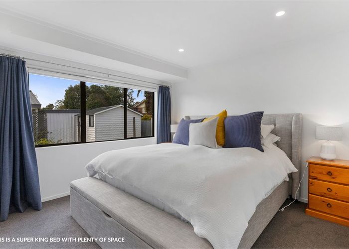  at 2/15 Tiri Tiri Road, Birkdale, Auckland