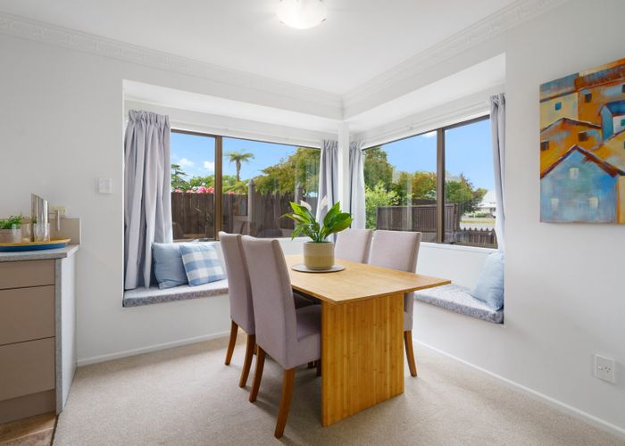  at 2/64 Hamilton Road, Cambridge, Cambridge