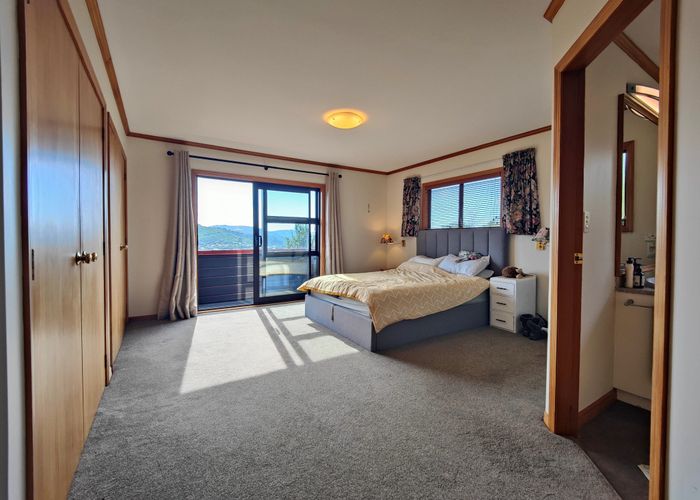  at 32 Wrights Hill Road, Karori, Wellington