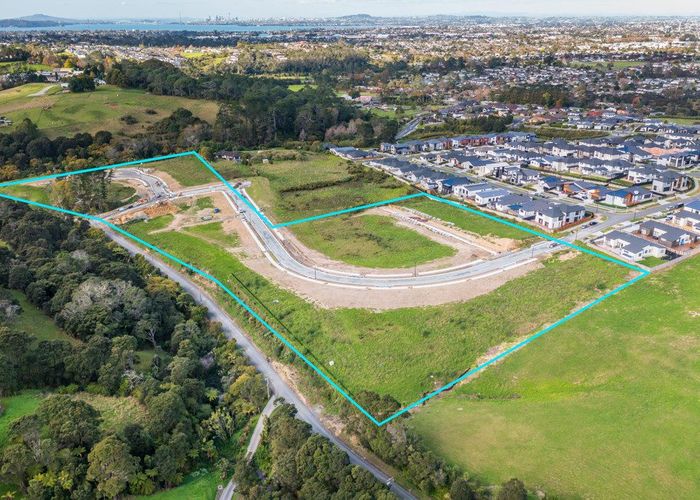  at 8 Yelash Road, Massey, Waitakere City, Auckland