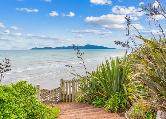  at 100 The Esplanade, Raumati South, Paraparaumu