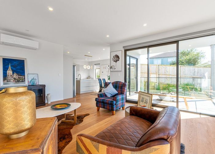 at 17B Deuxberry Avenue, Northcote, Auckland