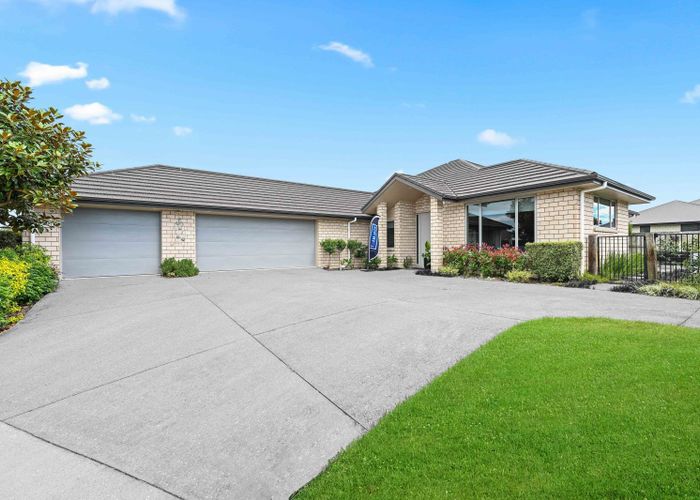  at 15 Michael Terrence Place, Flagstaff, Hamilton