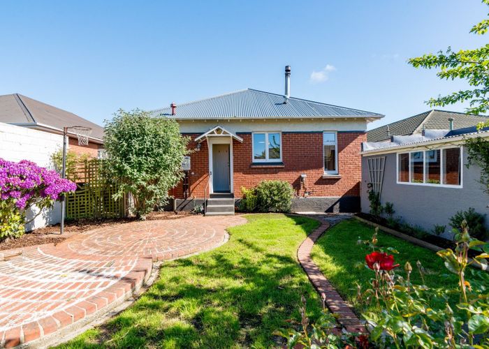  at 271 Macandrew Road, Forbury, Dunedin