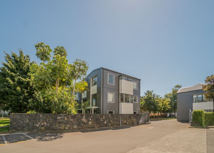  at 16 Sudbury Terrace, Parnell, Auckland