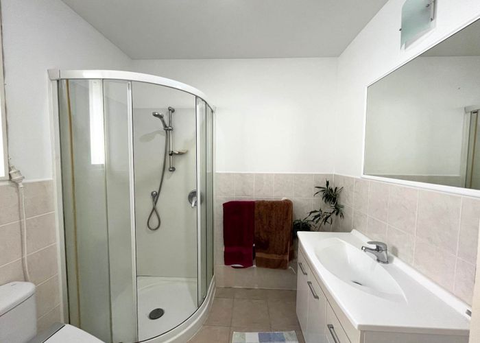  at 15 Chesterton Terrace, Henderson, Waitakere City, Auckland