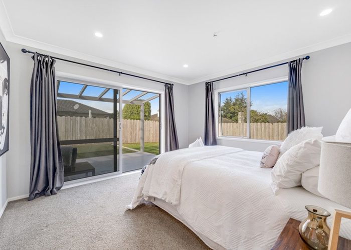  at 37 Bob Charles Drive, Golflands, Auckland