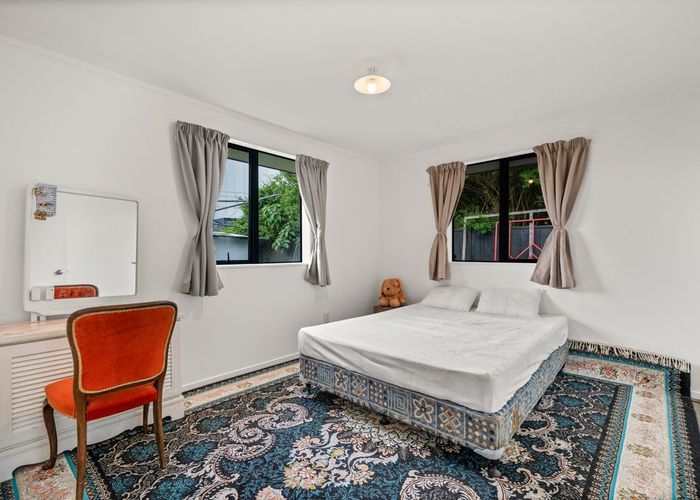  at 29 Woodbank Drive, Glen Eden, Waitakere City, Auckland