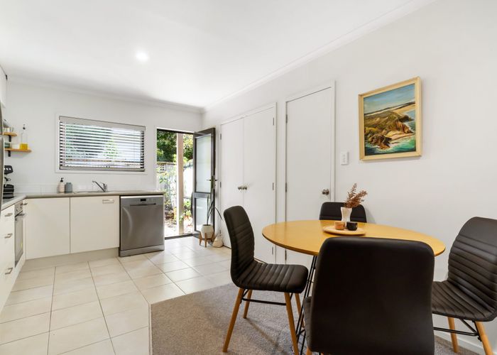  at 4/94 Glengarry Road, Glen Eden, Waitakere City, Auckland