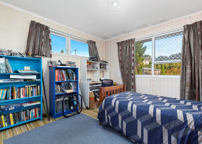  at 11 Windermere Crescent, Blockhouse Bay, Auckland