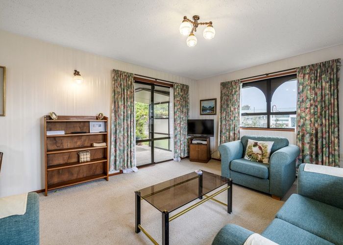  at 2/92 Rahera Street, Spreydon, Christchurch City, Canterbury