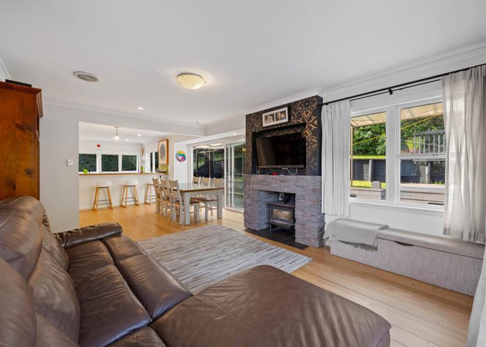  at 6 Kerry Dell, Cockle Bay, Manukau City, Auckland