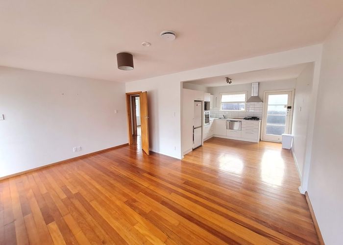  at 1/28 Aikmans Road, Merivale, Christchurch City, Canterbury