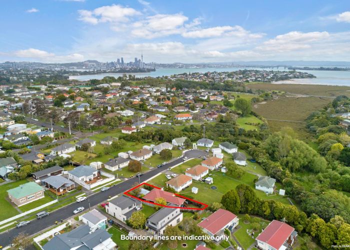  at 3/19 Corrella Road, Belmont, Auckland