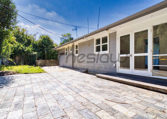  at 61 Peach Road, Glenfield, North Shore City, Auckland