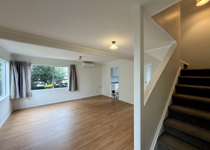  at 1/12 Steen Place, Mangere Bridge, Manukau City, Auckland