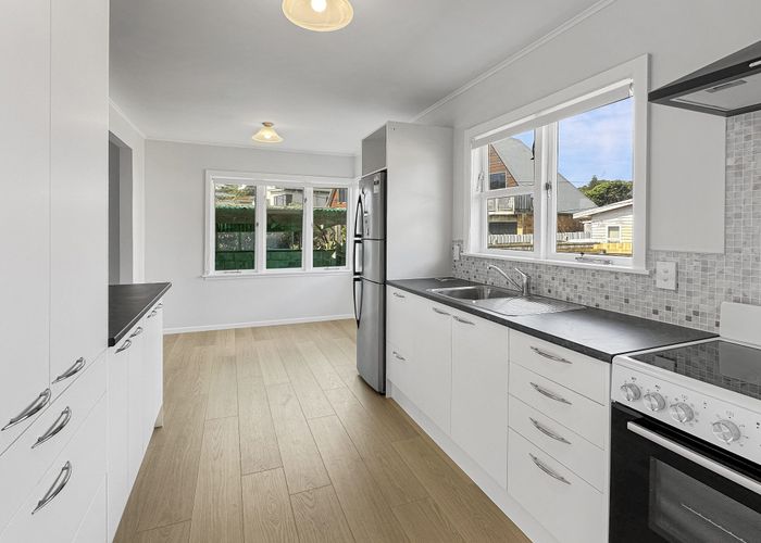  at 8 Lambley Road, Titahi Bay, Porirua, Wellington