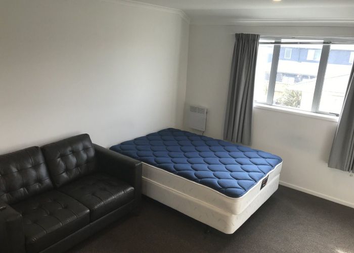  at 2/28 Beatty Street (Room D), Melville, Hamilton, Waikato