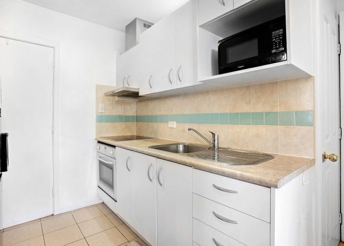  at 6/12 Raines Avenue, Forrest Hill, Auckland