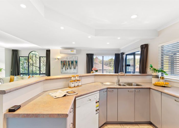  at 1/22 Lagoon Way, West Harbour, Auckland