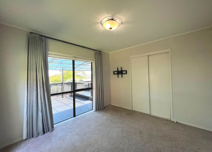  at 32 West Harbour Drive, West Harbour, Waitakere City, Auckland