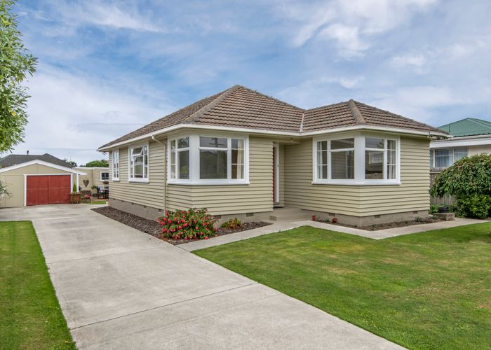  at 10 Farquhars Road, Redwood, Christchurch