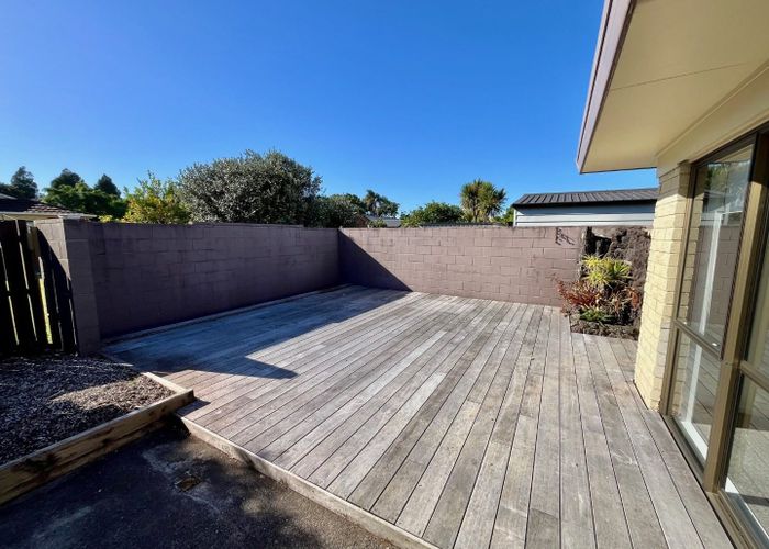  at 2/24 Beaumaris Way, Conifer Grove, Takanini
