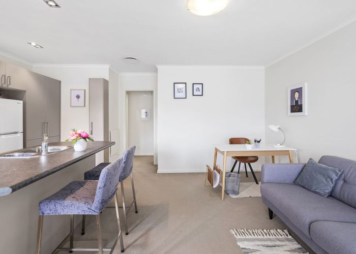  at 300 Karori Rd, Karori, Wellington