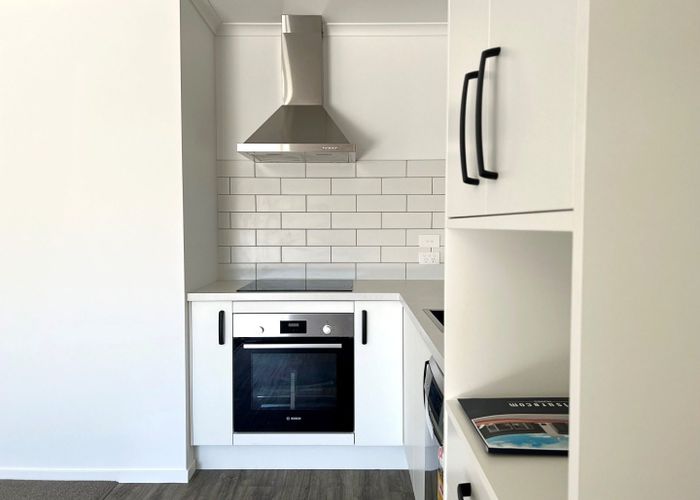  at 2/4 Searancke Place, Fairfield, Hamilton, Waikato